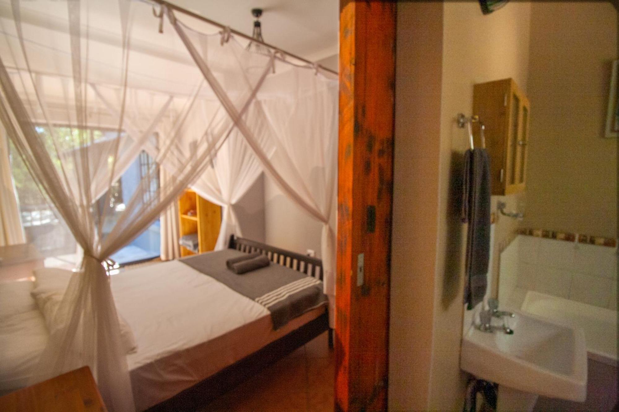 Kruger Park Hostel Marloth Park Ngoại thất bức ảnh